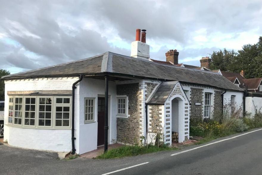 Wonderfully Quirky 3BD Home Amberley West Sussex