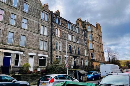 NEW Superb 2BD Flat in Holyrood Edinburgh