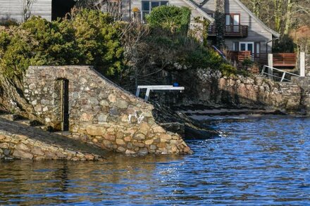 Quayside- Self Catering -2 beds- 2 baths -Loch Melfort -Kilmelford -Argyll