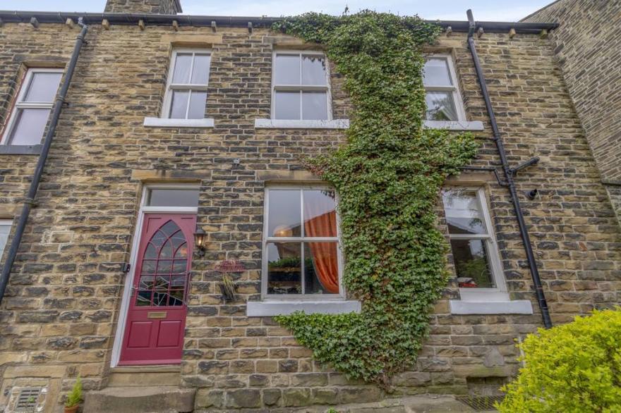 ROSE COTTAGE, character holiday cottage, with open fire in Haworth