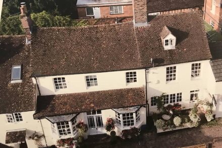 Beautiful 17th Century Coach House