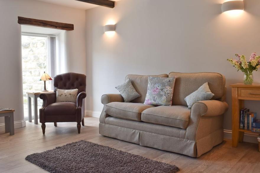 2 Bedroom Accommodation In Addingham, Near Skipton