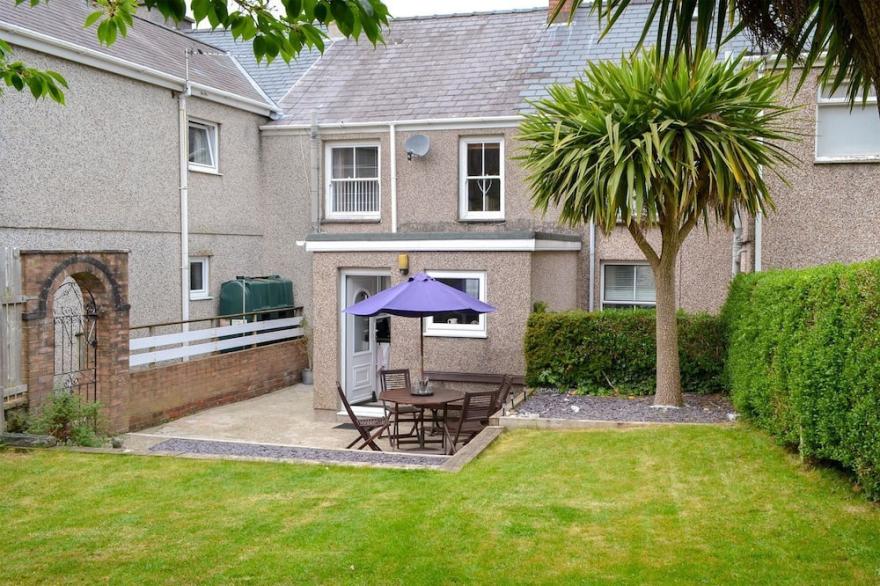 2 bedroom accommodation in Clynnog-Fawr, near Criccieth