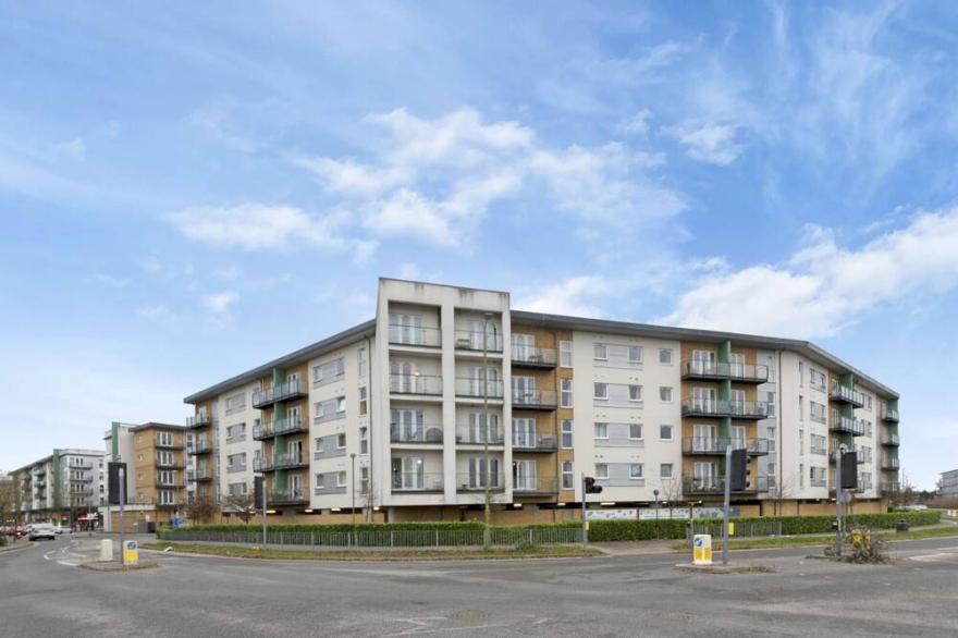 K Suites - Central 2 bed Flat w/ FREE parking