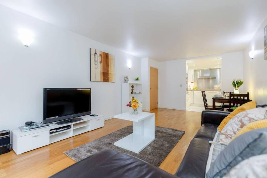 EXCEL LOCATION  TWO BEDROOMS 2 BATHS  SLEEPS UP TO 8 People