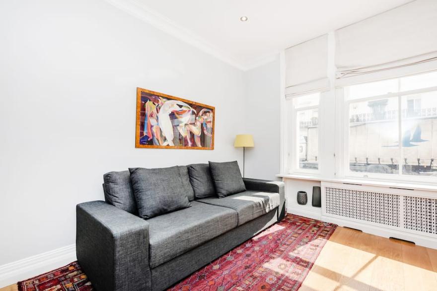 Beautiful & Comfy two bedroom apartment in Notting Hill