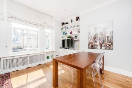 Beautiful & Comfy two bedroom apartment in Notting Hill