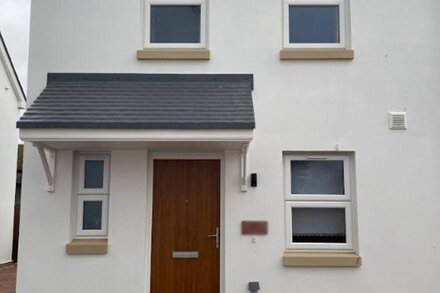 Pass the Keys | Brand-New 3 bed Brixham Torbay Home Free Parking