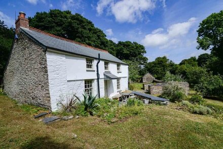 Idyllic and magical mill house in St Ervan, Cornwall with a magical garden