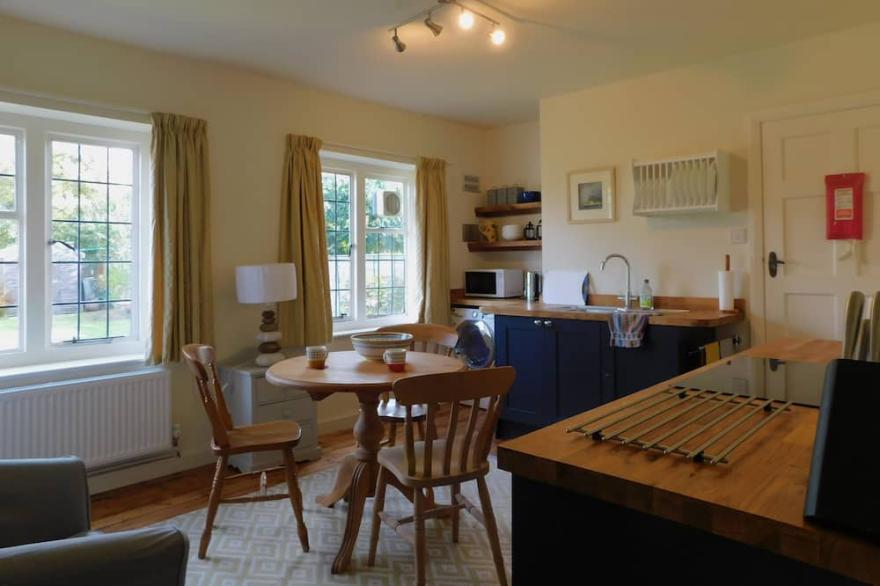 This charming, period, self-contained annexe is located along one of the best roads in Sheringham