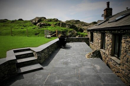 Tethera at Coal Yeat - luxurious and pet friendly and close to Coniston