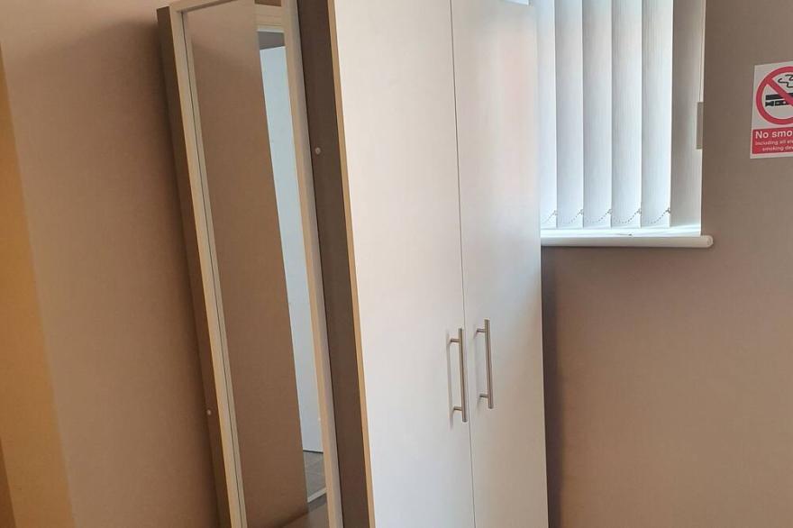 Apartment Close To Leeds City Centre With Double Bed.