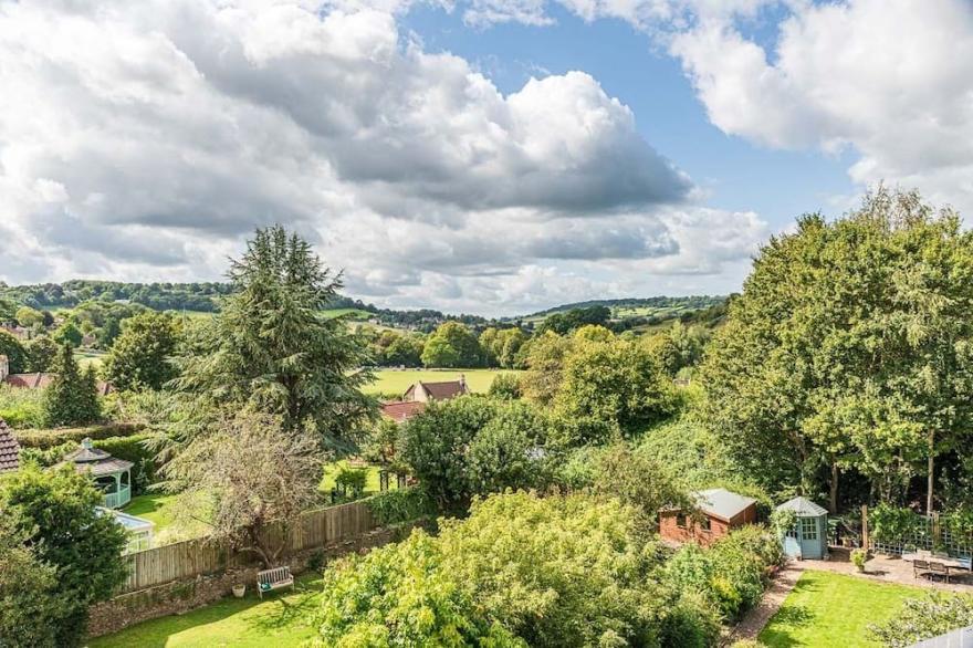 Beautiful Victorian Villa, near to Bath, modern and luxurious