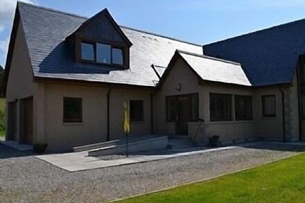 Outstanding accommodation with unique views to the river Spey.