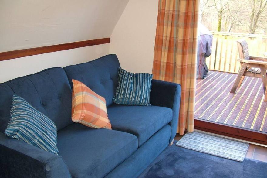 Dog friendly lodge on the shores of Loch Oich