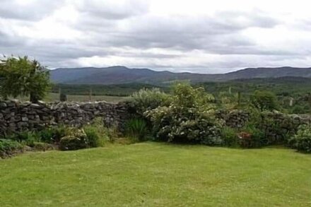 Beautifully Renovated Stone Cottage Secluded In a valley With Stunning Views