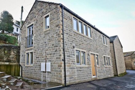 Stunning Brand New Holiday Let In The Heart Of Holmfirth