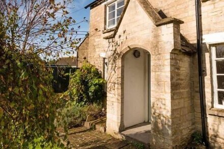 Lovely Cosy Stone Cottage in Tetbury, Cotswolds