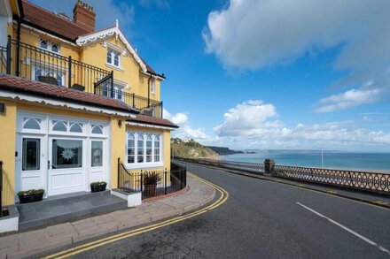 Ocean House - Five Bedroom House, Sleeps 14