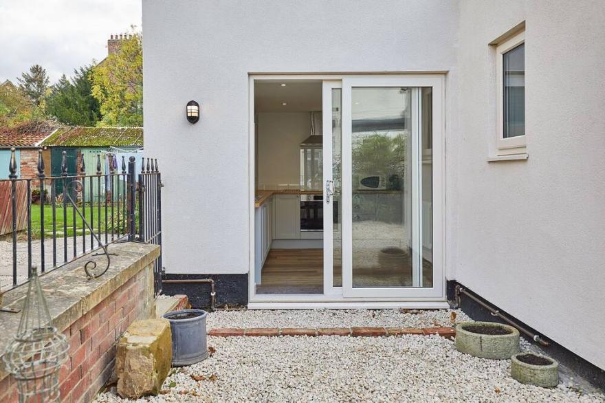 Host & Stay | 96 Roseberry Cottages