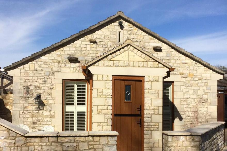 Small detached cottage not far from the historic City of Bath