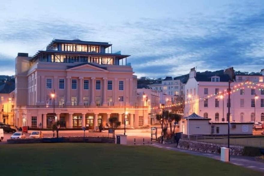 Penthouse 4 - Seafront And Estuary Views