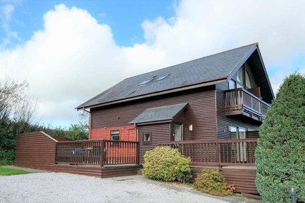 Vercana - Luxury Lodge with hot tub near Padstow