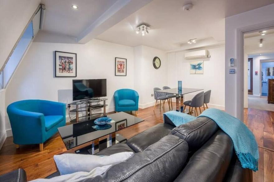 4BG 1BR sleeps 4 Balcony Air Con
