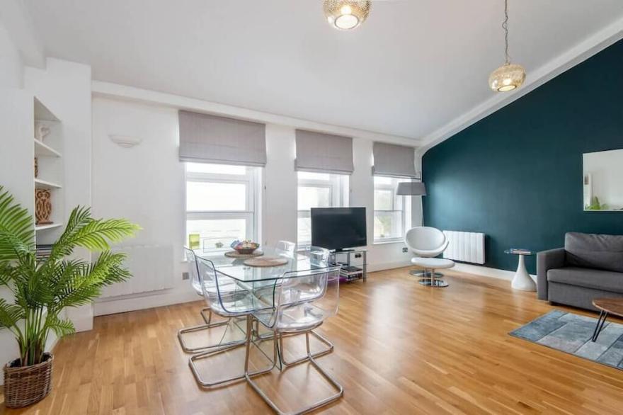 NPH Split Level PHouse 2 Doubles wifi Farringdon Clerkenwell
