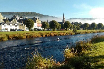 A cosy studio apartment in an idylic location on the banks of the river Tweed