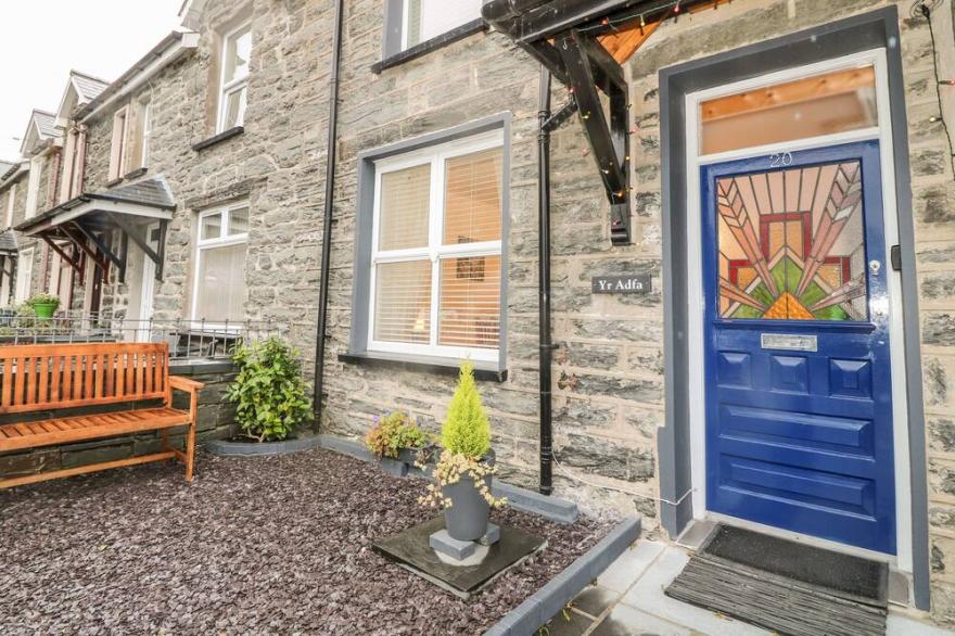 YR ADFA (THE RETREAT), family friendly in Blaenau Ffestiniog