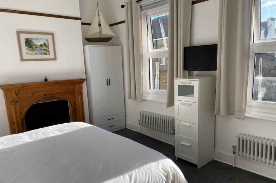 Cosy period house near the seafront