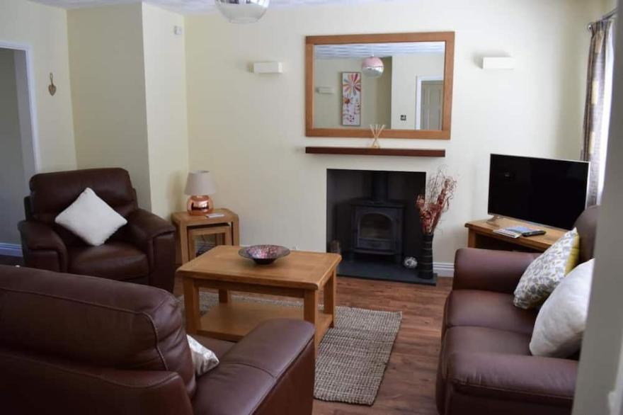 BLUEBELL COTTAGE, family friendly in Hele Bay, Ilfracombe