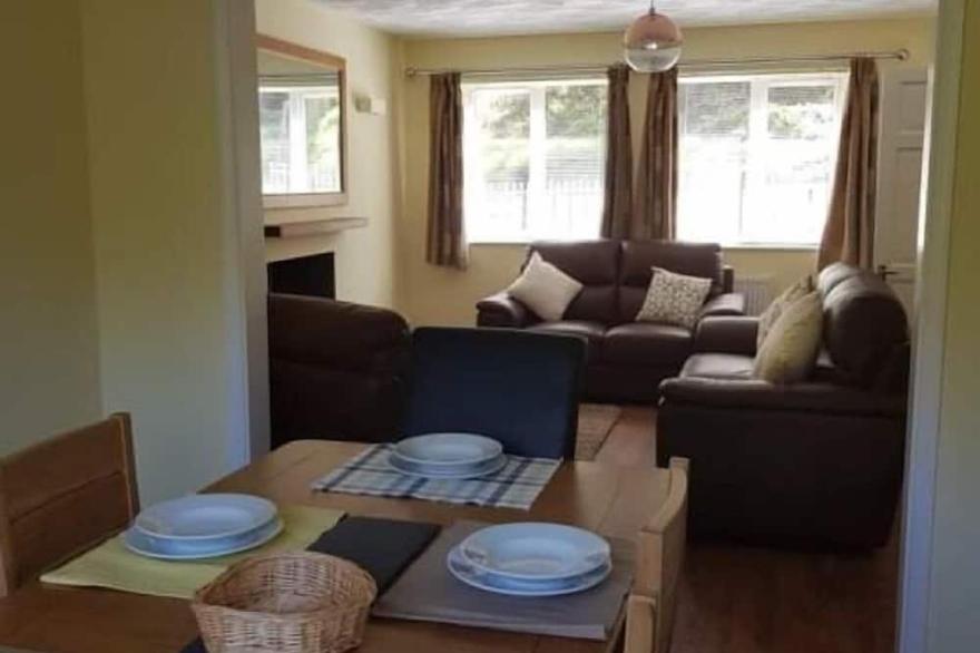 BLUEBELL COTTAGE, family friendly in Hele Bay, Ilfracombe