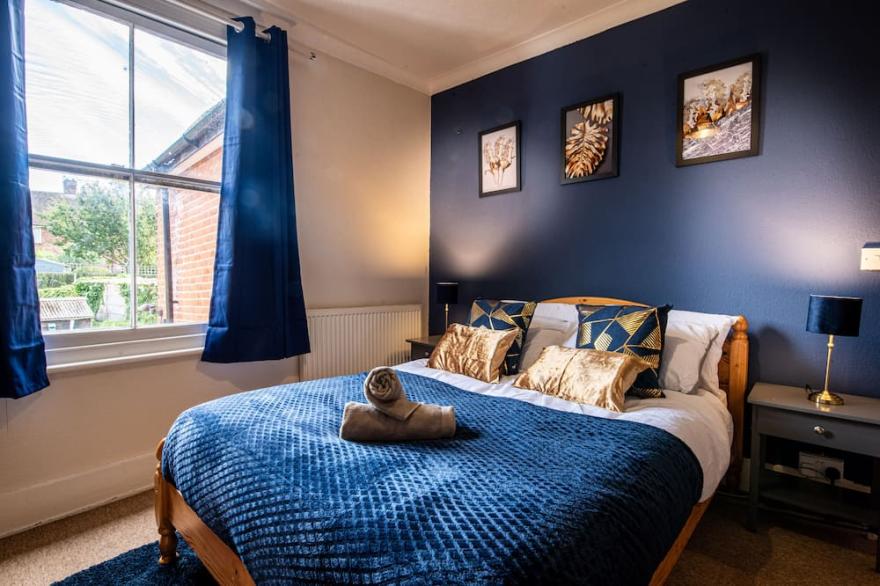 ⭐ LONG STAY OFFER⭐ The George Fields ⭐ Parking ⭐