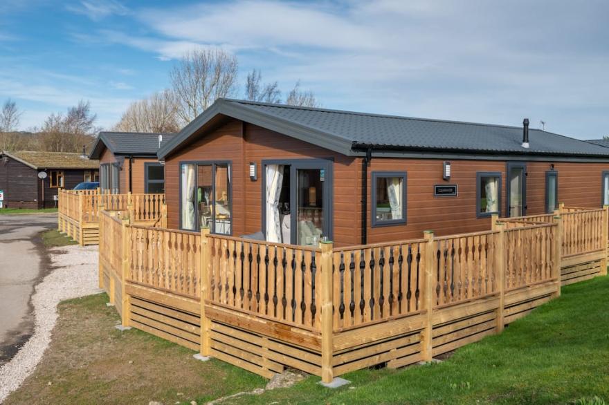 Goose Home Lodge -  Modern Two-Bedroom Lodge (dog-Friendly)