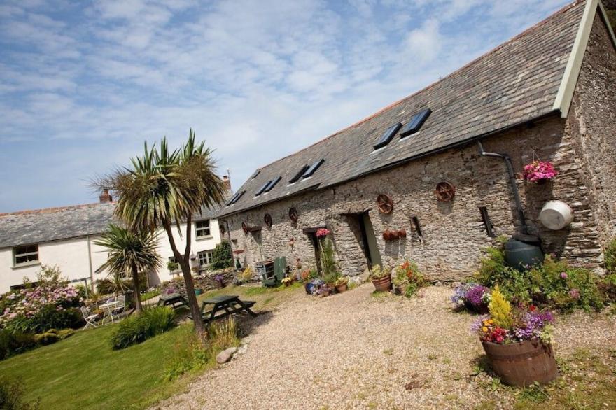Charming, Family Friendly, 6-Bedroom Barn Conversion Located Close To The Beach