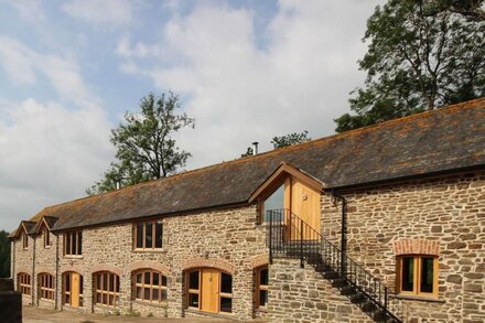 The Upper Arches, luxury Converted Barn in Devon countryside