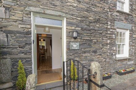 HOLLY TREE COTTAGE, pet friendly, with open fire in Coniston