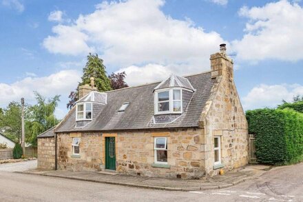 3 Bedroom Accommodation in Tain