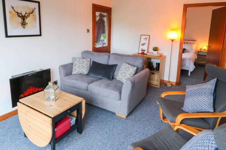 KESTREL LODGE, pet friendly, character holiday cottage in Dumfries