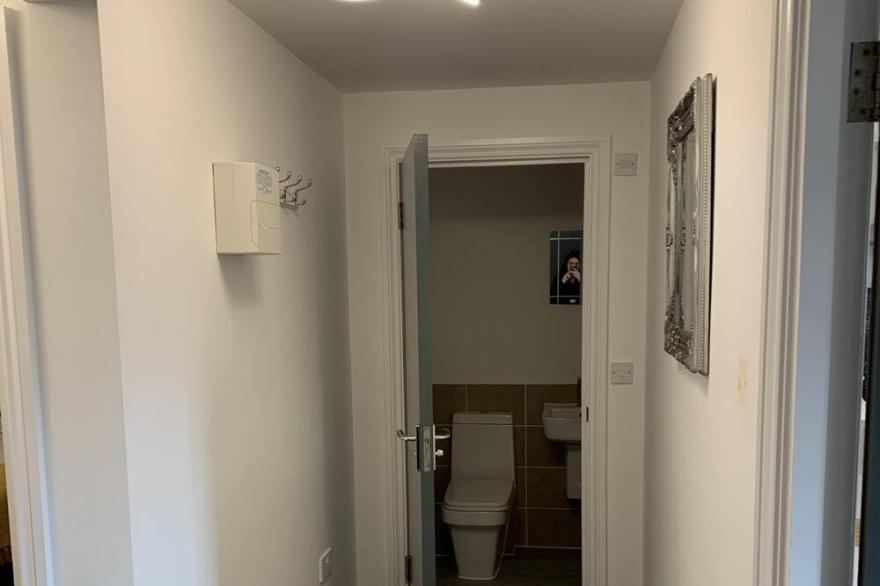 2 Bed apartment very close to Plymouth Hoe
