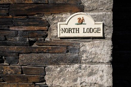 North Lodge - Luxury Lodge with Private Fishing Available