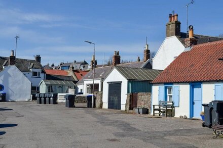 3 bedroom accommodation in Johnshaven, near Stonehaven