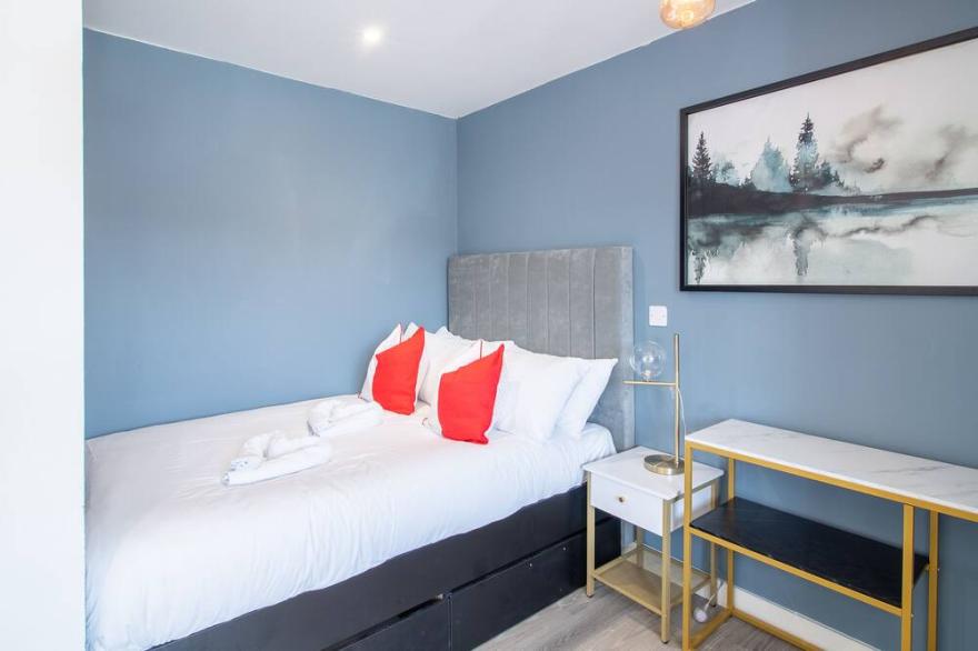 Deluxe studio apartment by Sheffield City Centre