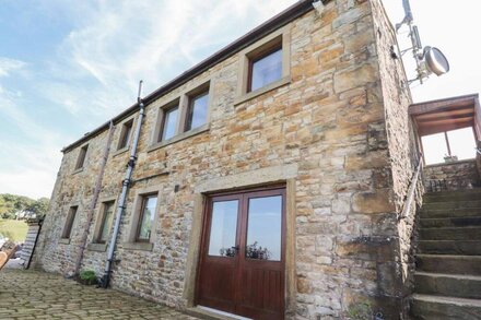 GRANARY, family friendly, character holiday cottage in Clitheroe