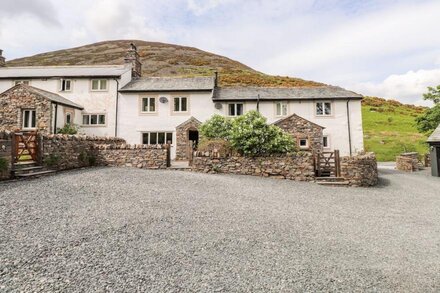 TWO TOWN END, pet friendly, character holiday cottage in Mungrisdale