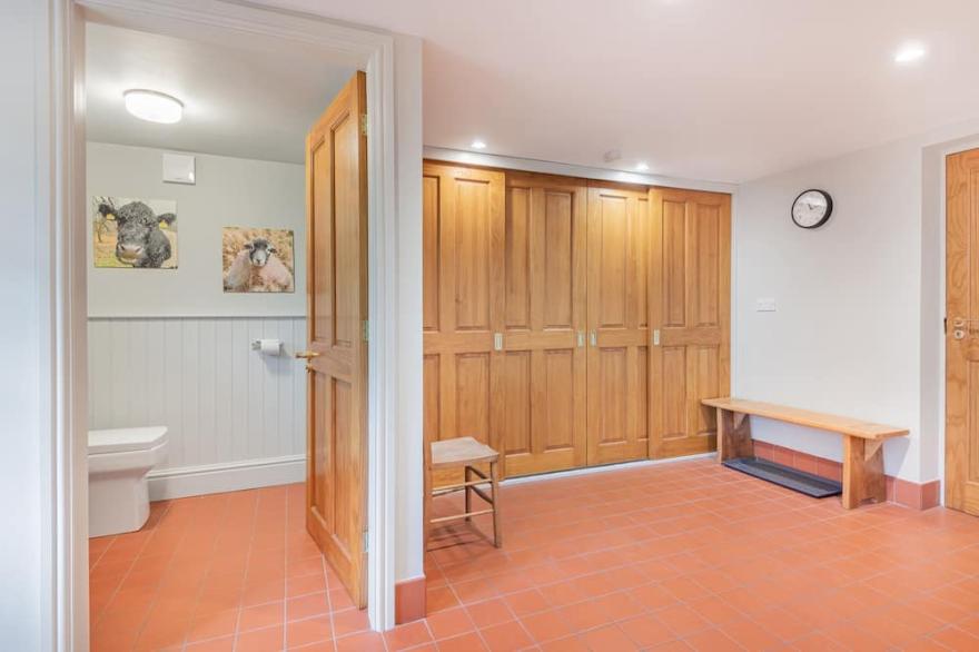HILLTOP AT HAWKSHEAD HILL, family friendly in Hawkshead