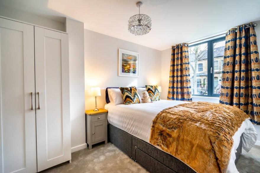 6 St Johns Mews -  a couples retreat that sleeps 2 guests  in 1 bedroom