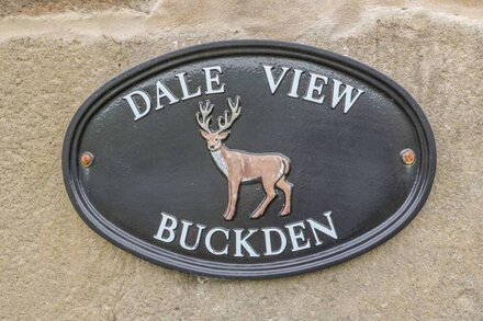 DALE VIEW, family friendly, character holiday cottage in Buckden